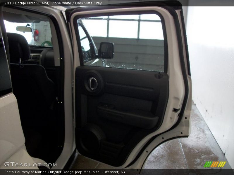 Stone White / Dark Slate Gray 2010 Dodge Nitro SE 4x4