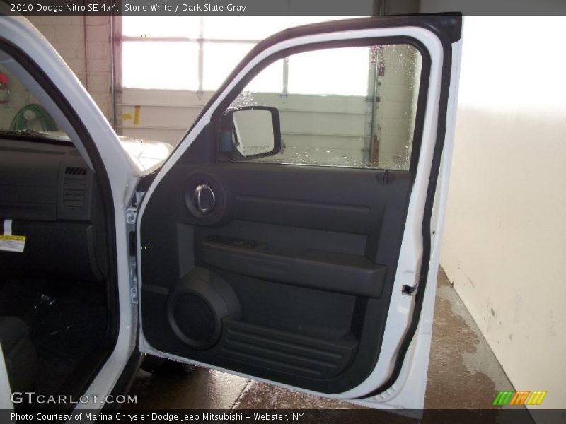 Stone White / Dark Slate Gray 2010 Dodge Nitro SE 4x4