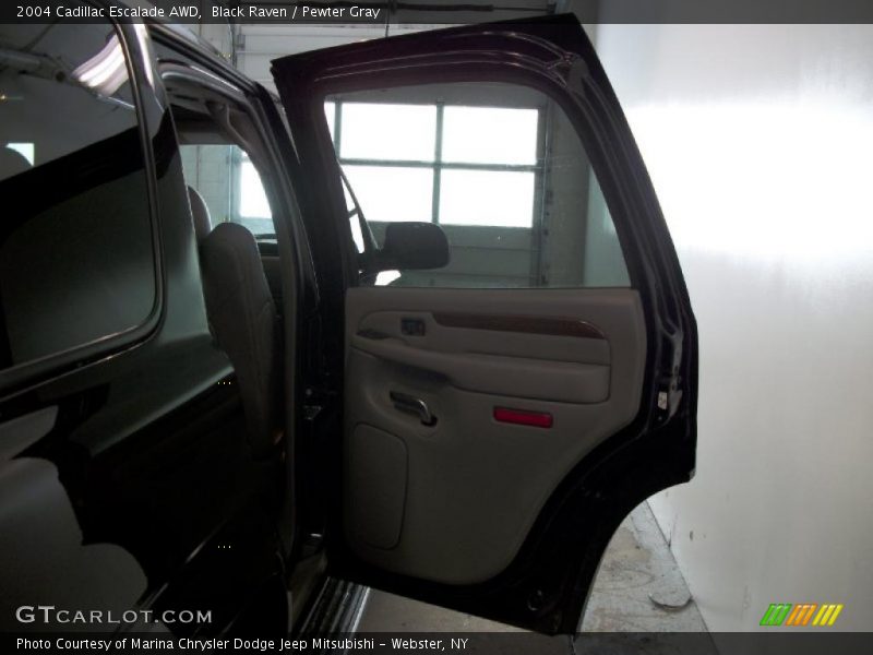 Black Raven / Pewter Gray 2004 Cadillac Escalade AWD