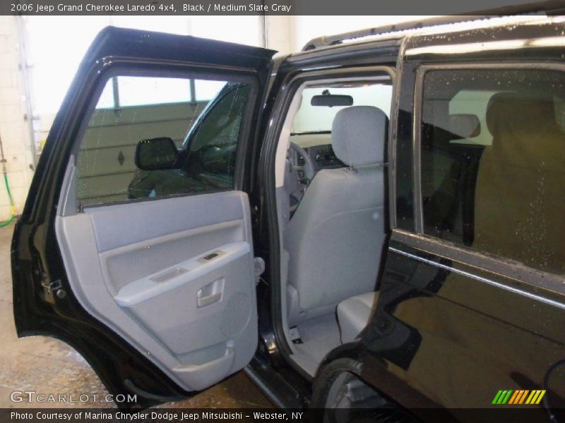 Black / Medium Slate Gray 2006 Jeep Grand Cherokee Laredo 4x4