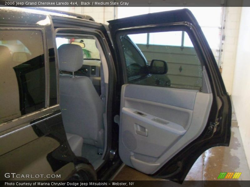Black / Medium Slate Gray 2006 Jeep Grand Cherokee Laredo 4x4