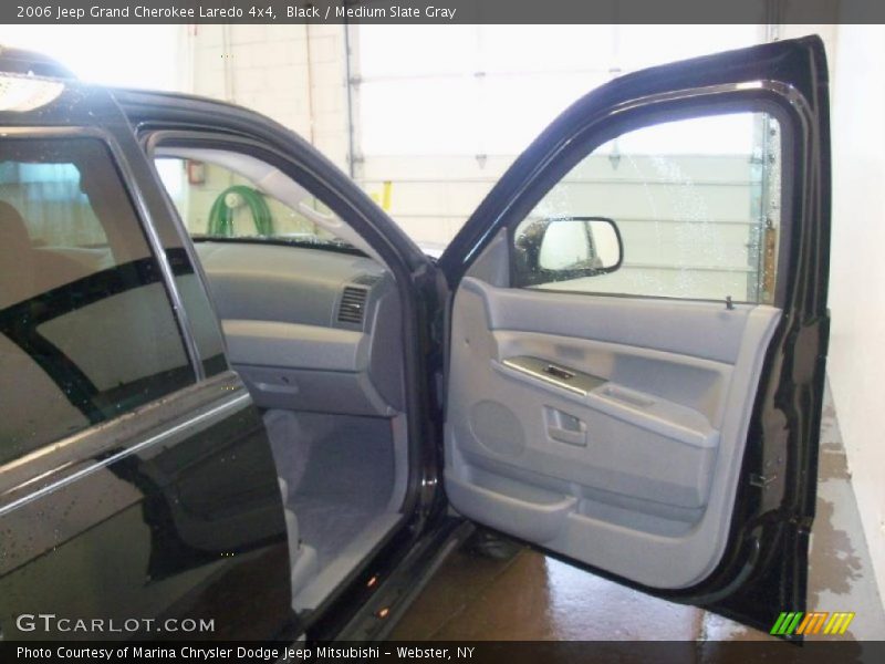 Black / Medium Slate Gray 2006 Jeep Grand Cherokee Laredo 4x4