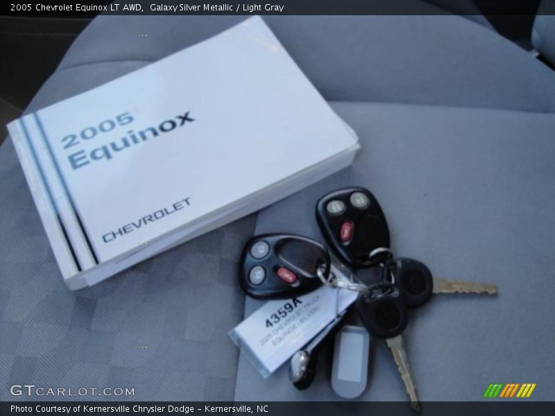 Galaxy Silver Metallic / Light Gray 2005 Chevrolet Equinox LT AWD