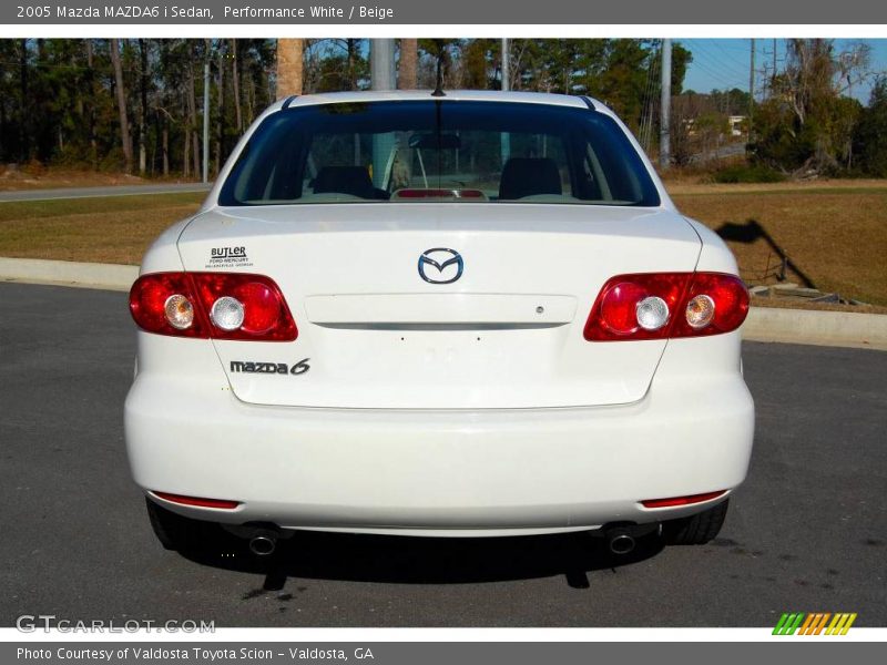 Performance White / Beige 2005 Mazda MAZDA6 i Sedan