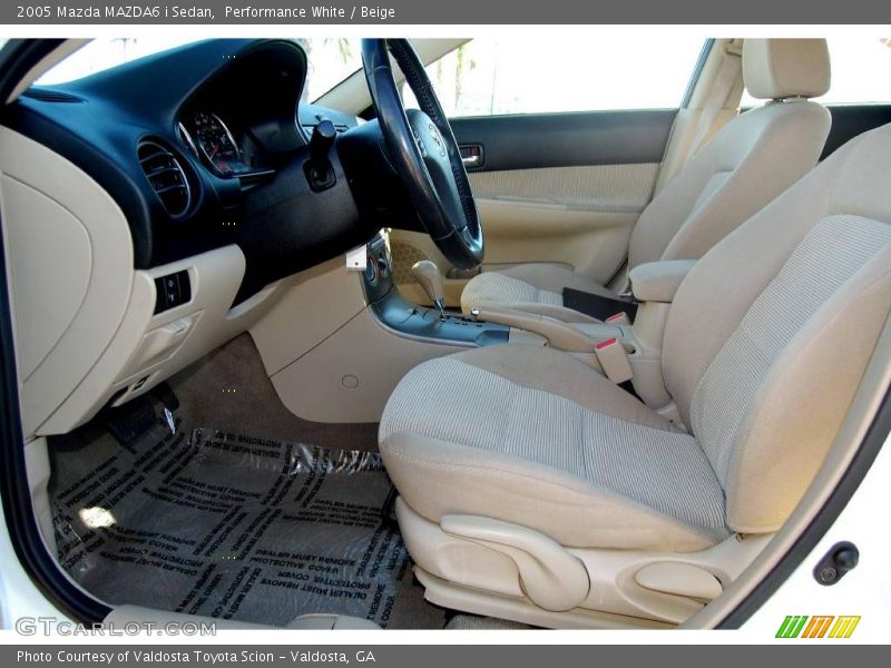 Performance White / Beige 2005 Mazda MAZDA6 i Sedan