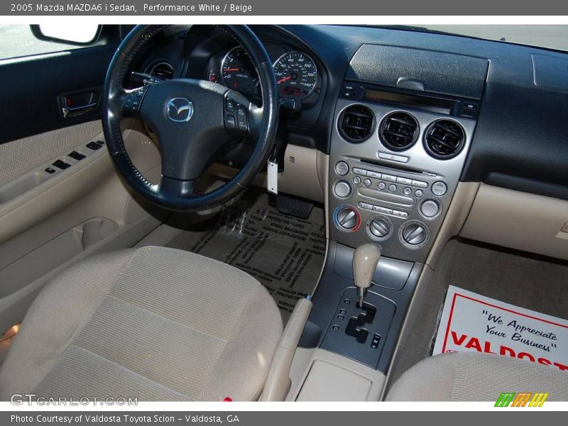Performance White / Beige 2005 Mazda MAZDA6 i Sedan
