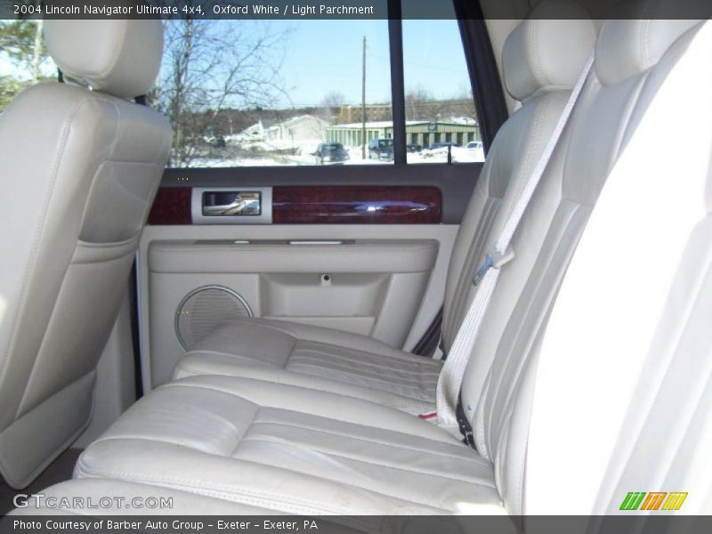Oxford White / Light Parchment 2004 Lincoln Navigator Ultimate 4x4