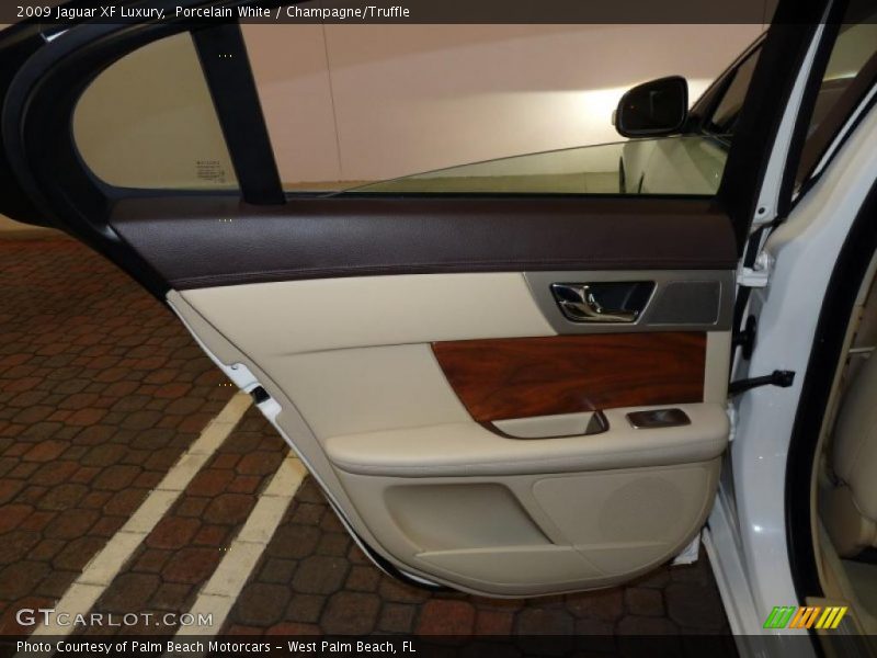 Porcelain White / Champagne/Truffle 2009 Jaguar XF Luxury