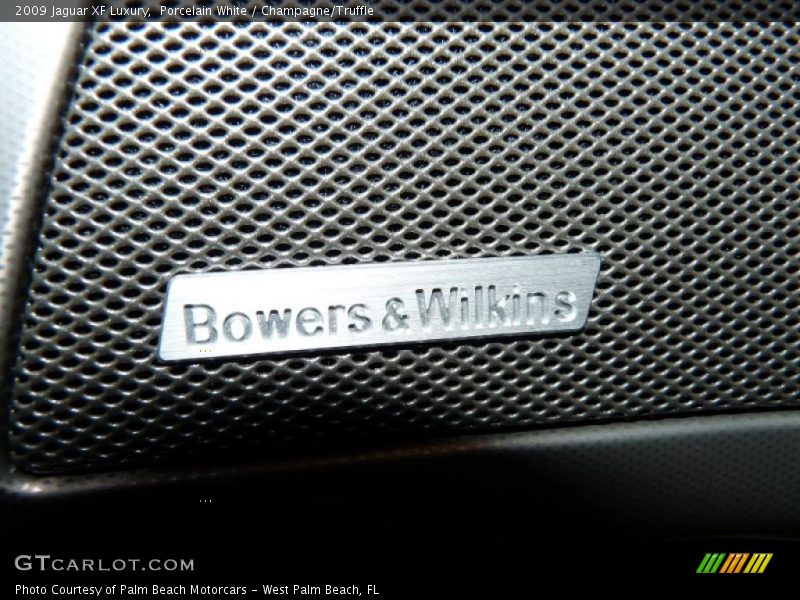 Porcelain White / Champagne/Truffle 2009 Jaguar XF Luxury