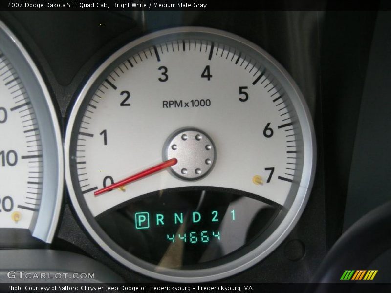 Bright White / Medium Slate Gray 2007 Dodge Dakota SLT Quad Cab