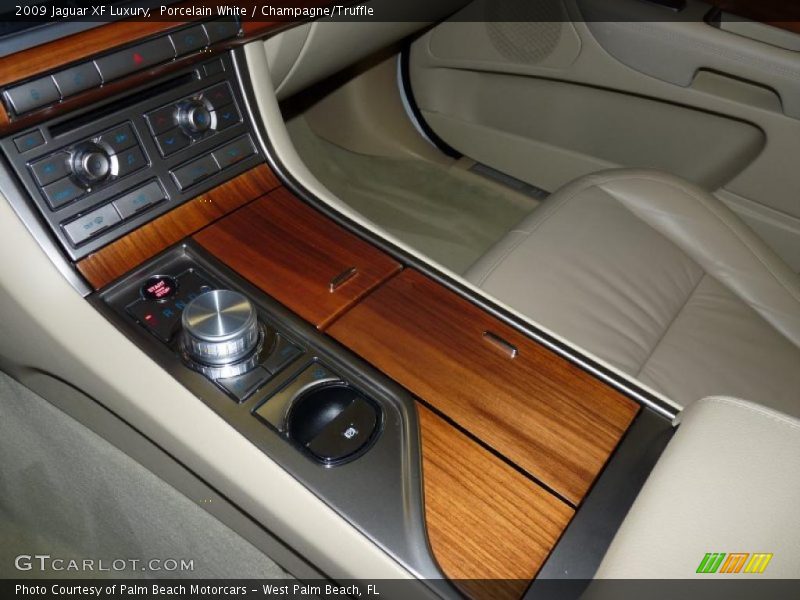 Porcelain White / Champagne/Truffle 2009 Jaguar XF Luxury