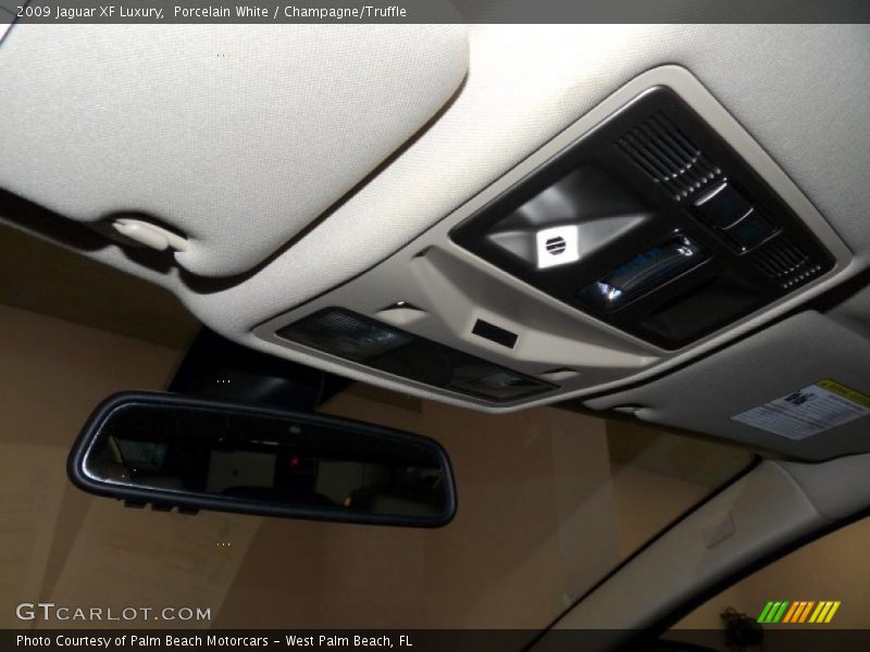 Porcelain White / Champagne/Truffle 2009 Jaguar XF Luxury
