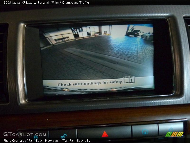 Porcelain White / Champagne/Truffle 2009 Jaguar XF Luxury