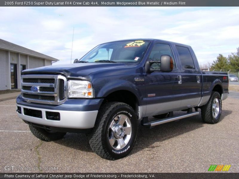 Medium Wedgewood Blue Metallic / Medium Flint 2005 Ford F250 Super Duty Lariat FX4 Crew Cab 4x4