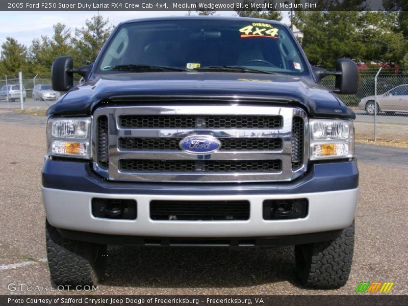 Medium Wedgewood Blue Metallic / Medium Flint 2005 Ford F250 Super Duty Lariat FX4 Crew Cab 4x4