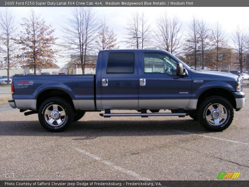Medium Wedgewood Blue Metallic / Medium Flint 2005 Ford F250 Super Duty Lariat FX4 Crew Cab 4x4