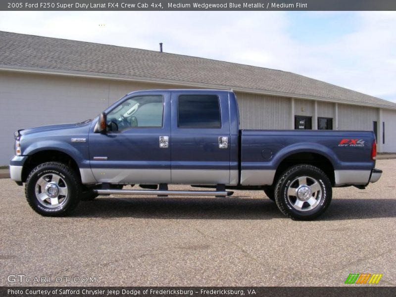 Medium Wedgewood Blue Metallic / Medium Flint 2005 Ford F250 Super Duty Lariat FX4 Crew Cab 4x4