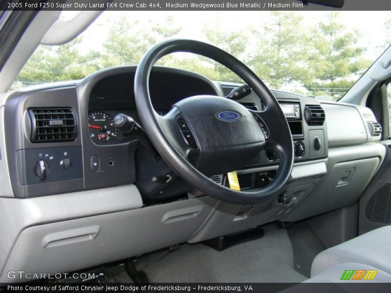 Medium Wedgewood Blue Metallic / Medium Flint 2005 Ford F250 Super Duty Lariat FX4 Crew Cab 4x4