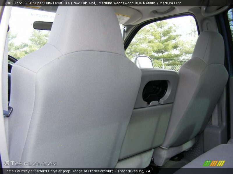 Medium Wedgewood Blue Metallic / Medium Flint 2005 Ford F250 Super Duty Lariat FX4 Crew Cab 4x4