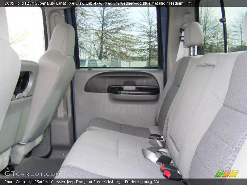 Medium Wedgewood Blue Metallic / Medium Flint 2005 Ford F250 Super Duty Lariat FX4 Crew Cab 4x4