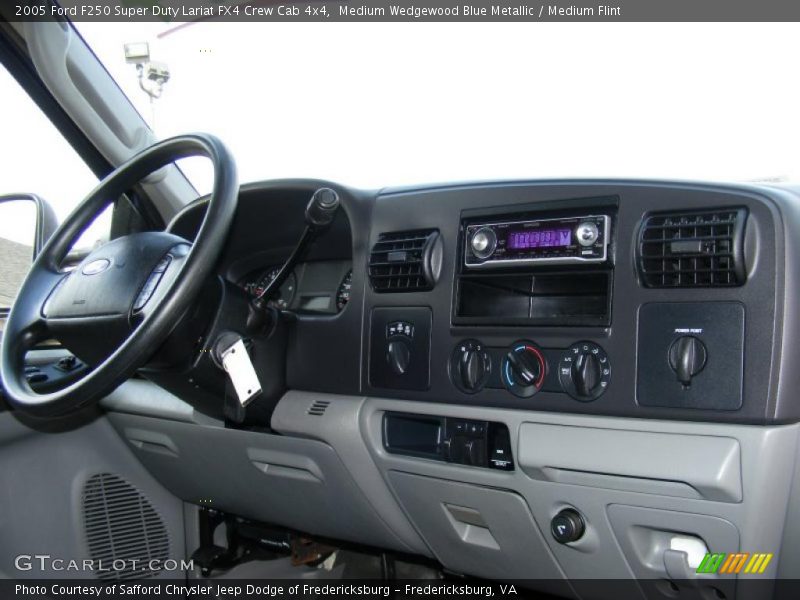 Medium Wedgewood Blue Metallic / Medium Flint 2005 Ford F250 Super Duty Lariat FX4 Crew Cab 4x4