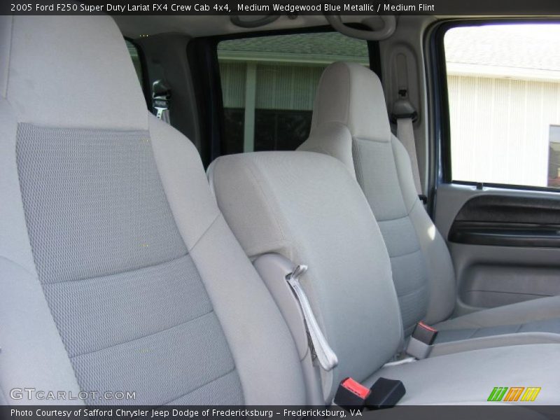Medium Wedgewood Blue Metallic / Medium Flint 2005 Ford F250 Super Duty Lariat FX4 Crew Cab 4x4