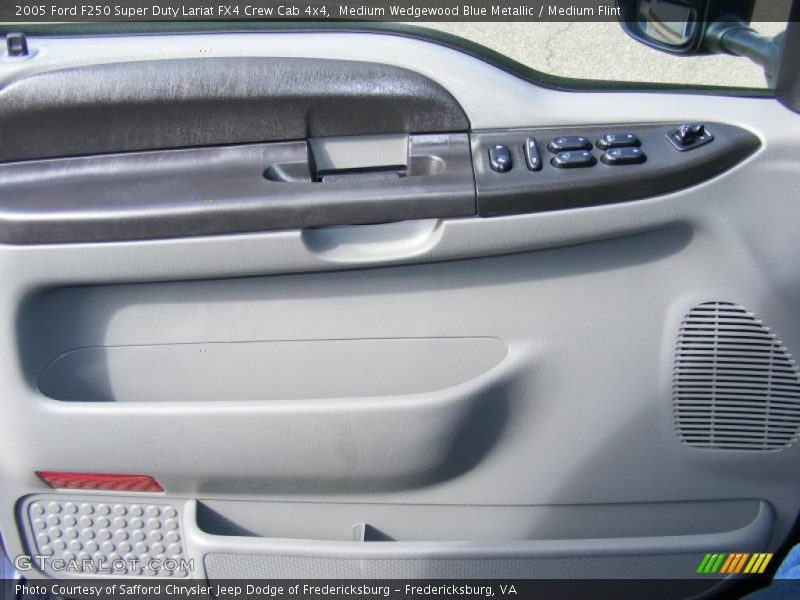 Medium Wedgewood Blue Metallic / Medium Flint 2005 Ford F250 Super Duty Lariat FX4 Crew Cab 4x4