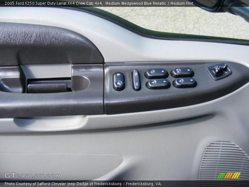 Medium Wedgewood Blue Metallic / Medium Flint 2005 Ford F250 Super Duty Lariat FX4 Crew Cab 4x4