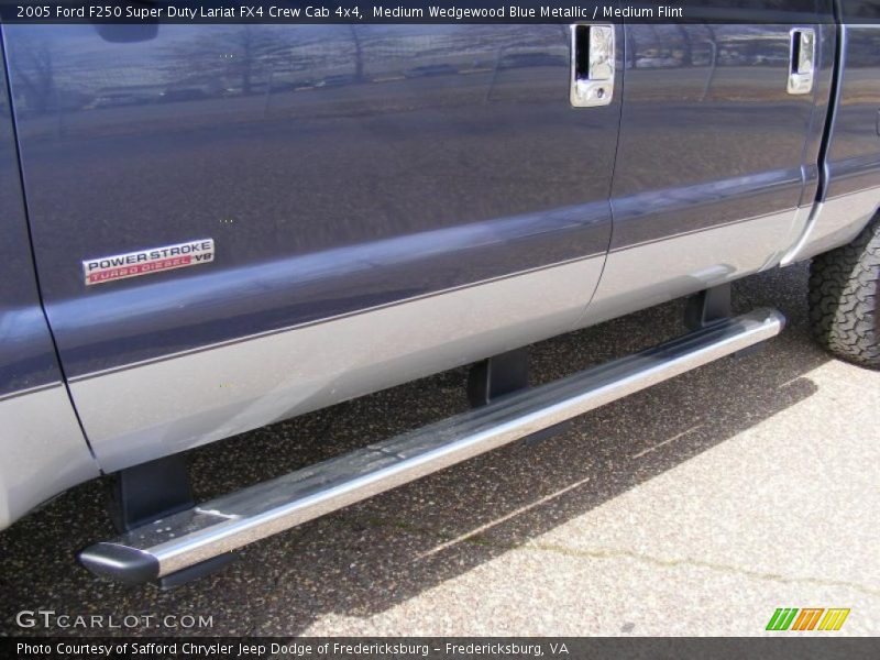 Medium Wedgewood Blue Metallic / Medium Flint 2005 Ford F250 Super Duty Lariat FX4 Crew Cab 4x4
