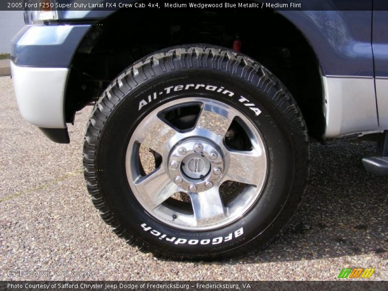 Medium Wedgewood Blue Metallic / Medium Flint 2005 Ford F250 Super Duty Lariat FX4 Crew Cab 4x4