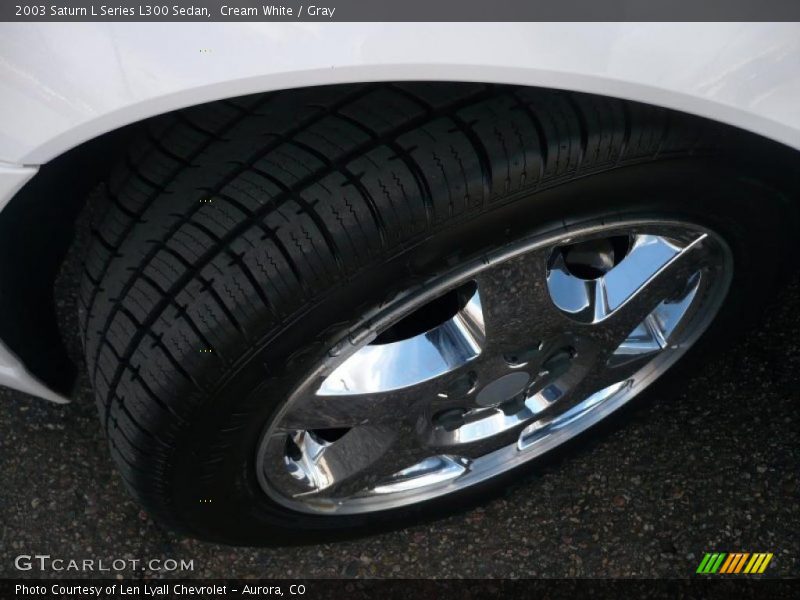 Cream White / Gray 2003 Saturn L Series L300 Sedan