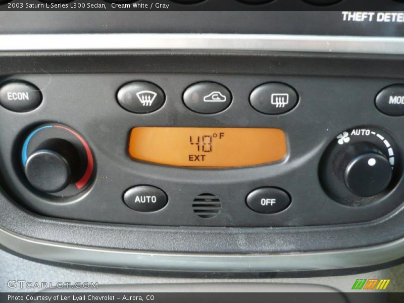 Cream White / Gray 2003 Saturn L Series L300 Sedan