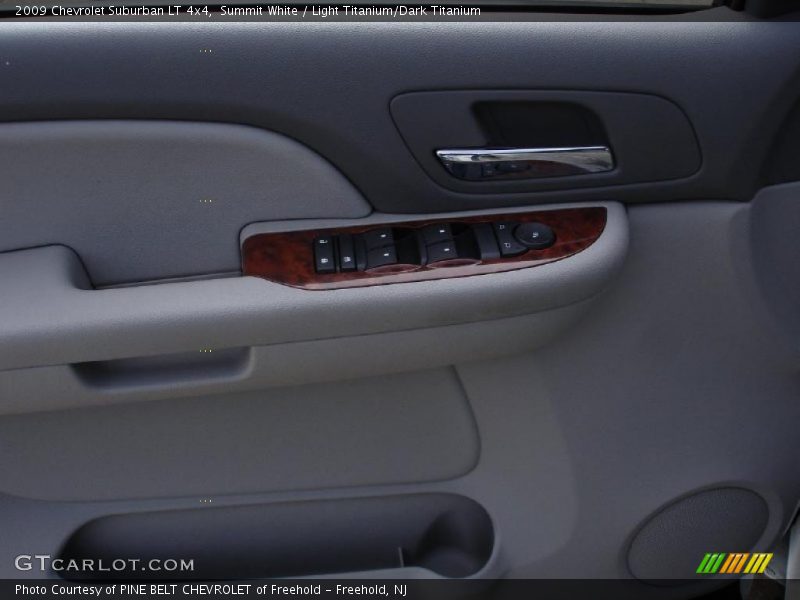 Summit White / Light Titanium/Dark Titanium 2009 Chevrolet Suburban LT 4x4
