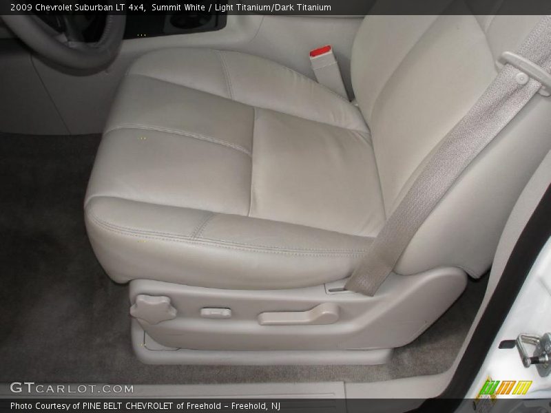 Summit White / Light Titanium/Dark Titanium 2009 Chevrolet Suburban LT 4x4