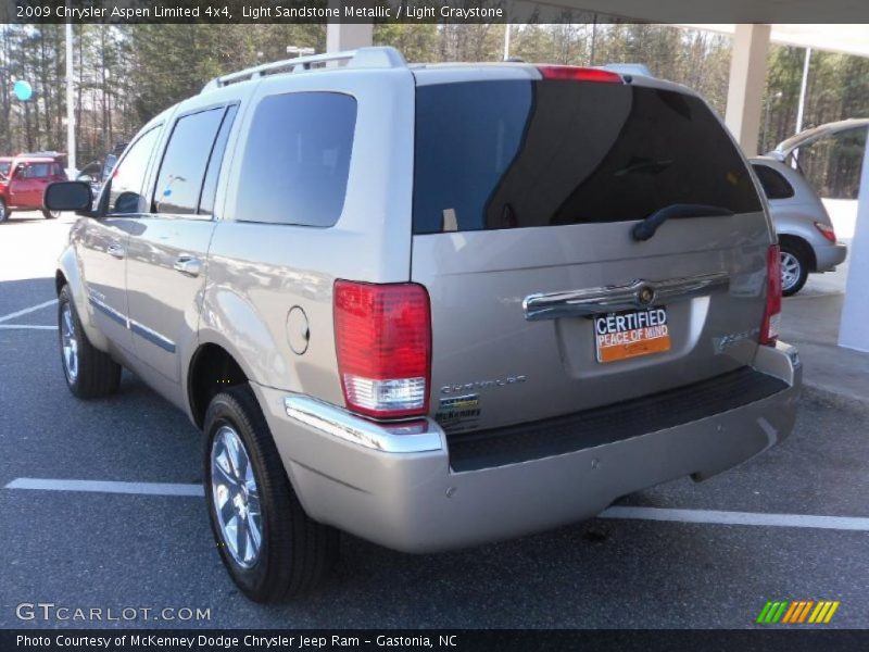 Light Sandstone Metallic / Light Graystone 2009 Chrysler Aspen Limited 4x4