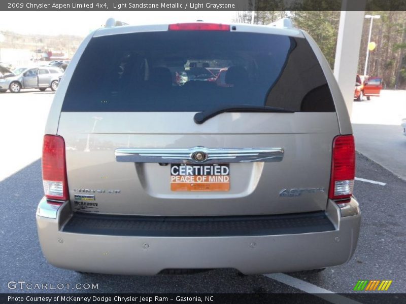 Light Sandstone Metallic / Light Graystone 2009 Chrysler Aspen Limited 4x4