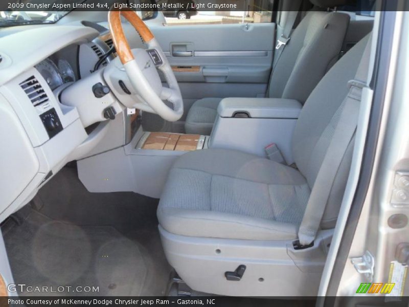 Light Sandstone Metallic / Light Graystone 2009 Chrysler Aspen Limited 4x4