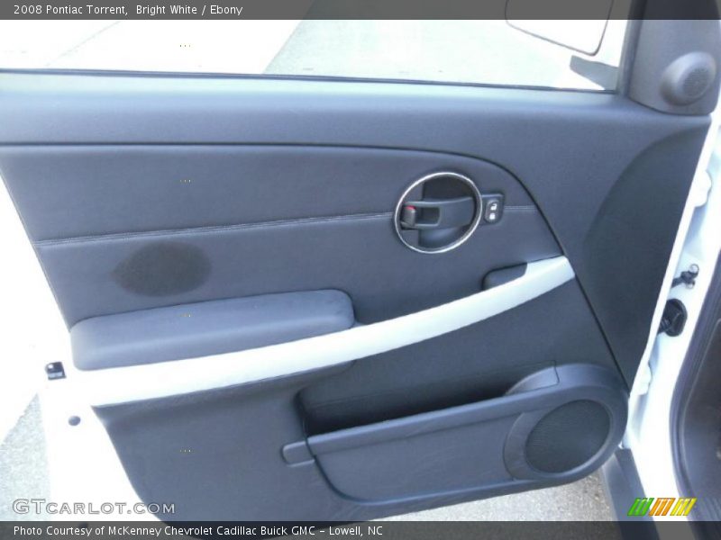 Bright White / Ebony 2008 Pontiac Torrent