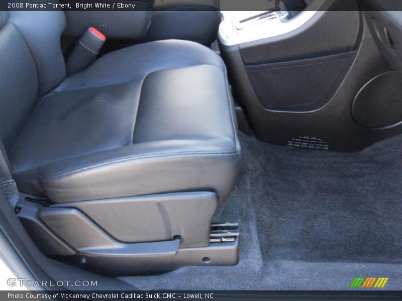 Bright White / Ebony 2008 Pontiac Torrent
