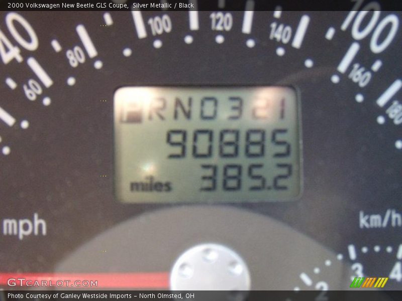 Silver Metallic / Black 2000 Volkswagen New Beetle GLS Coupe