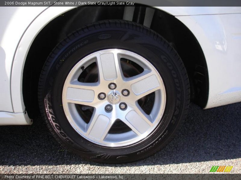Stone White / Dark Slate Gray/Light Slate Gray 2006 Dodge Magnum SXT