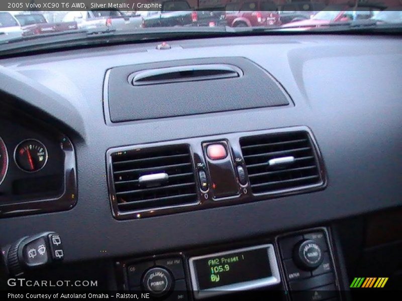Silver Metallic / Graphite 2005 Volvo XC90 T6 AWD