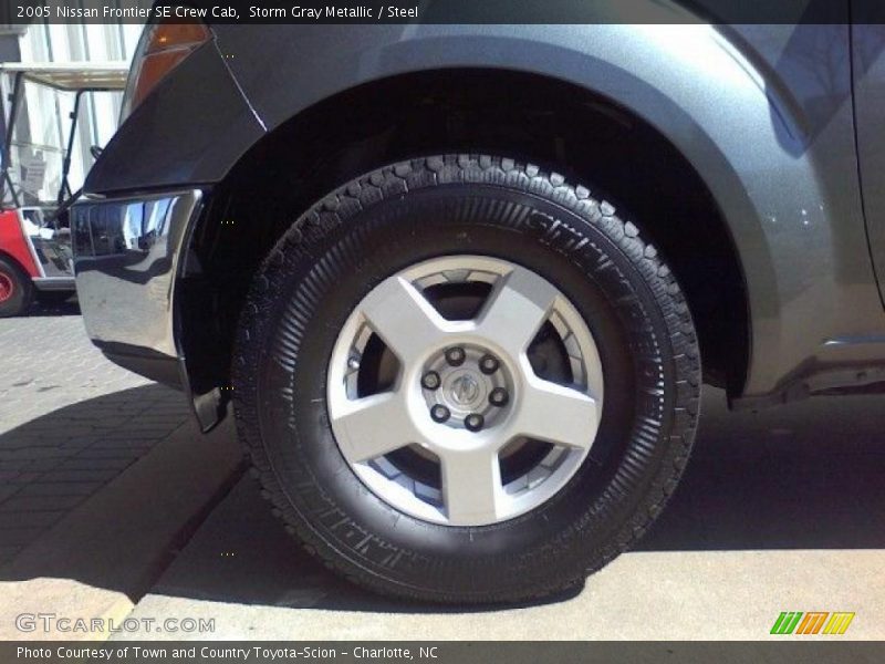 Storm Gray Metallic / Steel 2005 Nissan Frontier SE Crew Cab