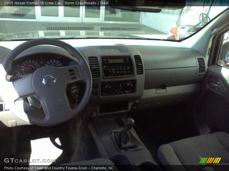 Storm Gray Metallic / Steel 2005 Nissan Frontier SE Crew Cab