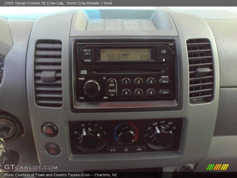 Storm Gray Metallic / Steel 2005 Nissan Frontier SE Crew Cab