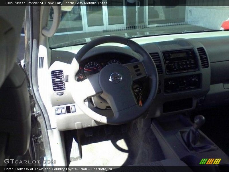 Storm Gray Metallic / Steel 2005 Nissan Frontier SE Crew Cab