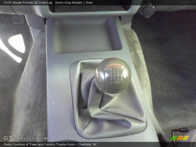 Storm Gray Metallic / Steel 2005 Nissan Frontier SE Crew Cab