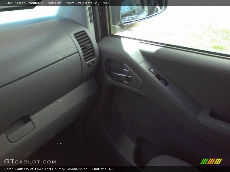Storm Gray Metallic / Steel 2005 Nissan Frontier SE Crew Cab