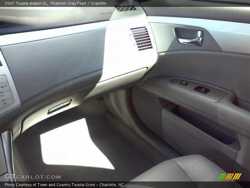 Phantom Gray Pearl / Graphite 2007 Toyota Avalon XL