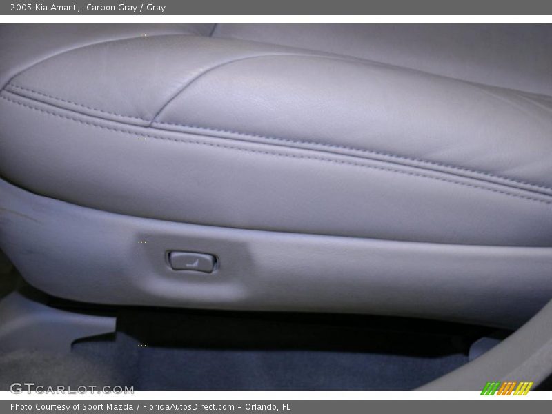 Carbon Gray / Gray 2005 Kia Amanti
